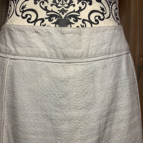Jones Wear White skirt. - Picture 2 of 7